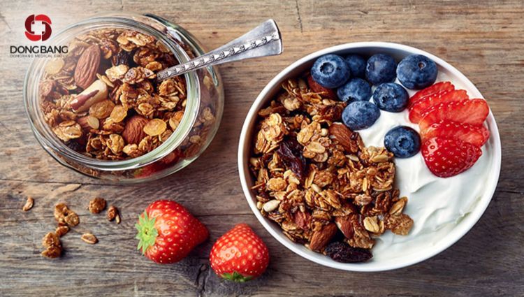 Dùng granola làm bữa sáng giảm cân